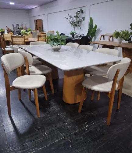 MESA DE JANTAR 2.20x1.10 COM 8 CADEIRAS NO LIMHO