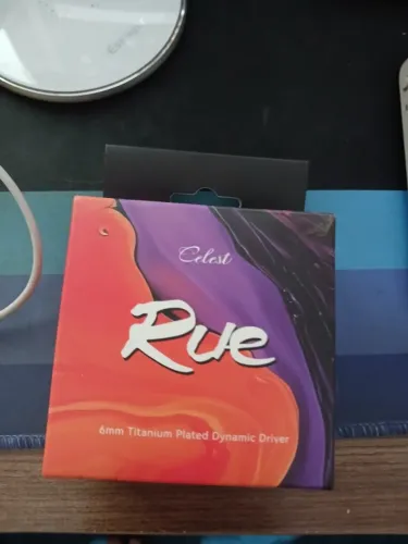 Fone de ouvido com fio Celeste Rue Amarelo - Na caixa, nunca usado