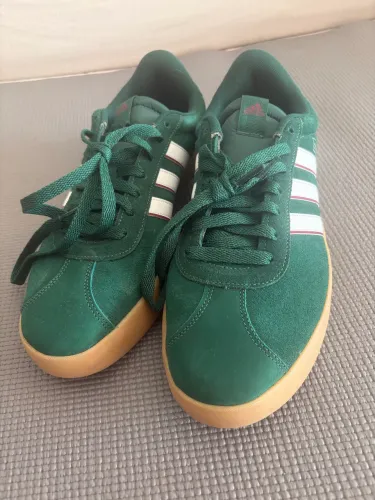 Tênis adidas