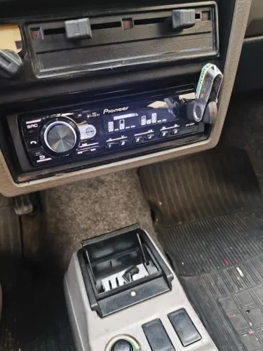 Rádio Pionner MVH_S235bt
