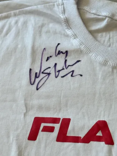 Camiseta FLABET autografada por Wesley Safadão - item exclusivo