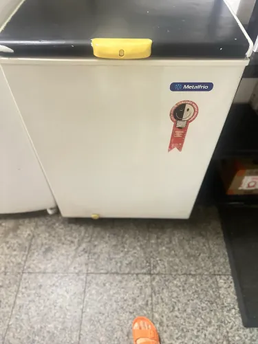 Freezer Horizontal Metalfrio 1 Tampa 293 Litros DA302B2 Branco 110V