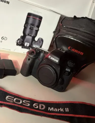 Canon EOS 6D Mark II ? corpo + acessórios