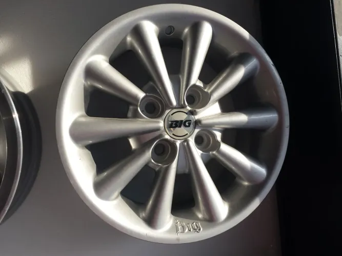 Rodas esportivas aro 13 Palitada Prata 4x100 novas