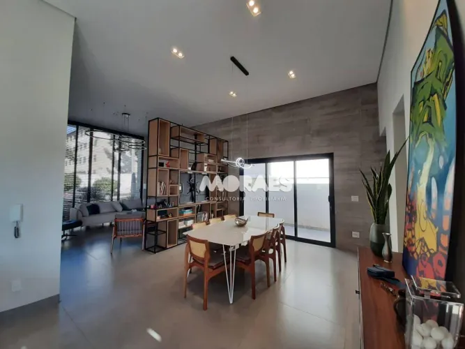 Casa em Condomínio Fechado com 3 quartos à venda, 384 m² por R$ 1.080.000 - Quinta Ranieri