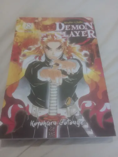 Livro Demon Slayer 8