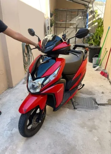 Elite 125 modelo 2025 pouco rodada