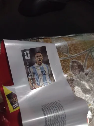 Carta do álbum da copa Coca cola Lautaro Martinez