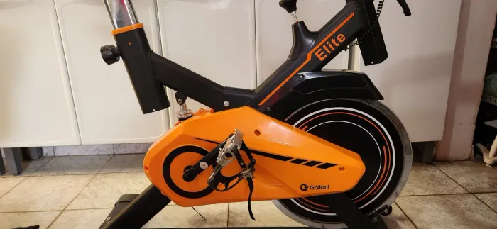 Bicicleta Ergométrica Gallant Elite Spinning Roda de Inércia 13kg até 110kg Mecânica