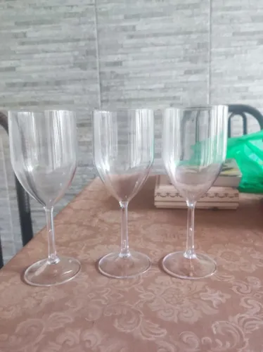 Taça de acrílico a Unidade 1 real