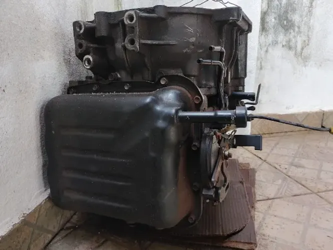 Câmbio automático Tucson para retirada de peças.
