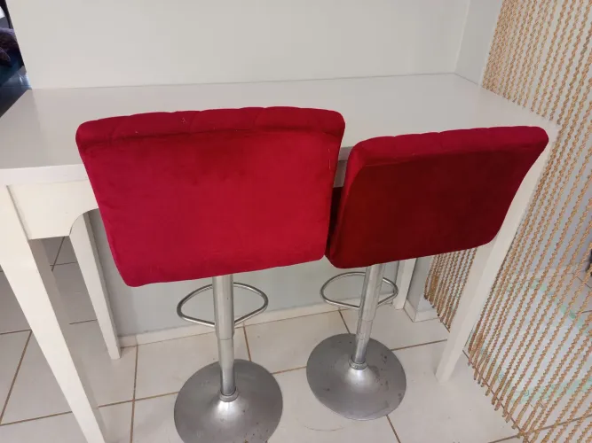 Bancada ilha com 2 cadeiras inox
