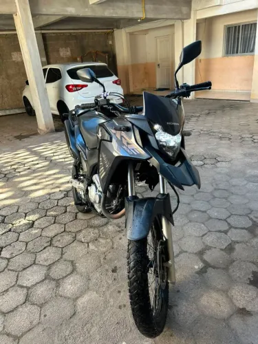 XRE 300 MAIS NOVA QUE TEM