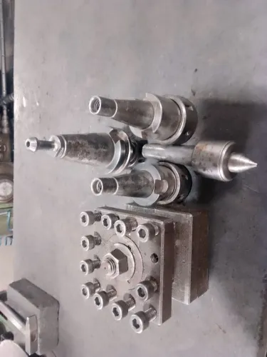 Ferramentas de torno e fresadora