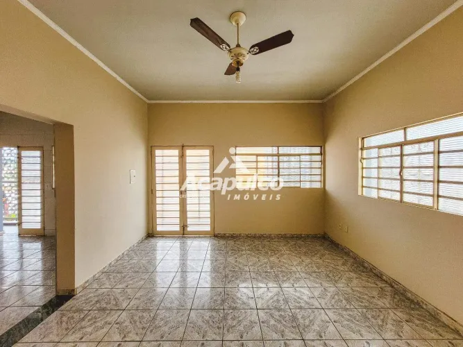 Casa sobreloja para alugar com 02 quartos no Centro em Americana/SP.