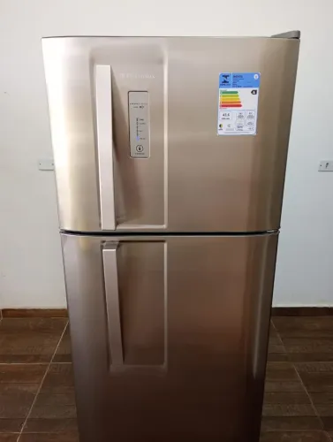 Geladeira inox Electrolux Frost free funcionando perfeitamente em perfeito estado 110v