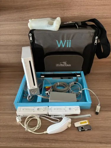 Nintendo Wii DESBLOQUEADO (Console, Controles, Bolsa, Caixa original, Wii Sports, jogos...