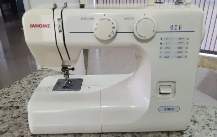 Máquina de Costura Janome