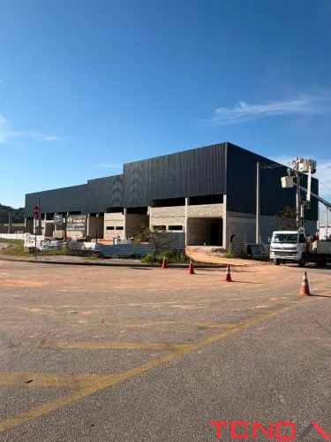 Galpão Industrial para Locação em Sorocaba-SP, Bairro Iporanga: 2 Banheiros, 723,45 m² de