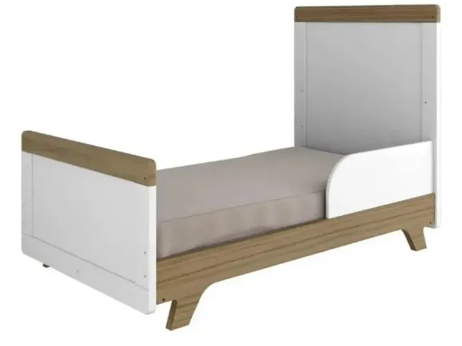 Berço Américano / vira cama sem colchão dois anos de uso semi novo