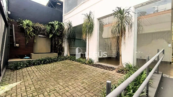 Imóvel Comercial para Locação em Pinheiros | 219m² | 1 Vaga | Ideal para Escritórios e Con