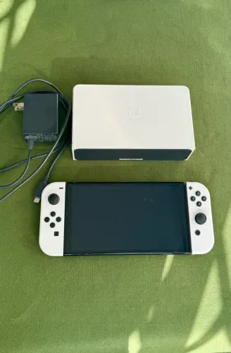 Nintendo Switch Oled - Sem acessorios e cabo HDMI