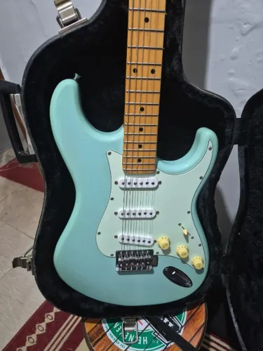 Vendo Guitarra Semi Nova Tagima tw Series Stratocaster Turbinada (Surf Green), Linda