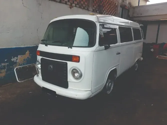 Volkswagen Kombi Lotação 1.4 MI Total Flex 8V 2010