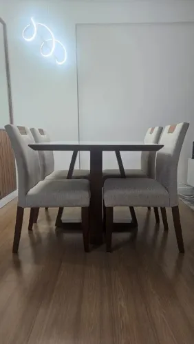 Mesa de jantar, 4 lugares madeira maciça