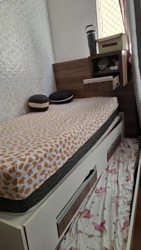 Cama solteiro com auxiliar e cabeceira