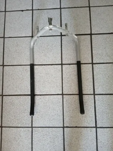 Suporte de Ferro para guardar Bicicleta Excelente Qualidade Super Resistente!