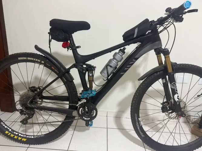 Canyon Nerve CF Carbono Full Suspension FOX / Shimano XT / DT Swiss