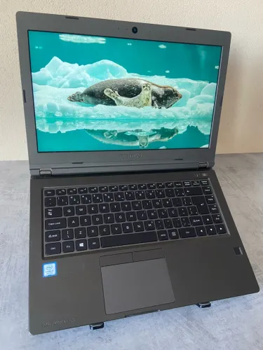 Notebook Positivo i5 8ª Geração / UHD Graphics / 8GB RAM / 240GB SSD / Tela 14? FullHD