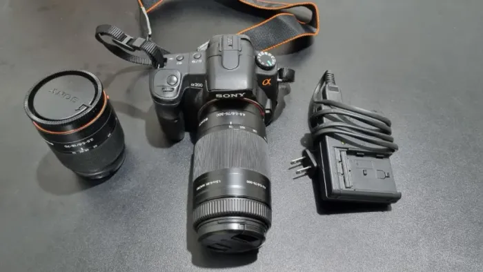 Sony alpha a200 camera dslr