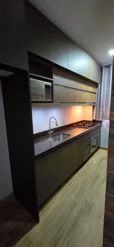 Alugo apartamento.