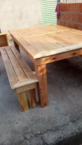 Mesa de madeira de paletes