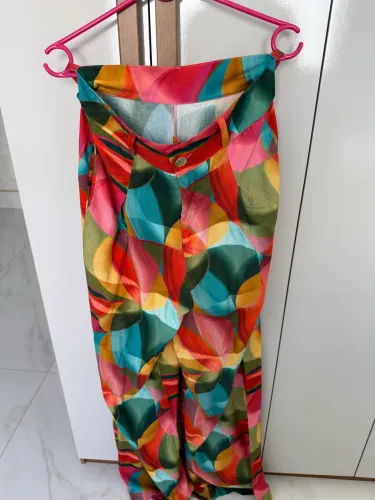 Calça de viscose estampada (marca fio a fio)