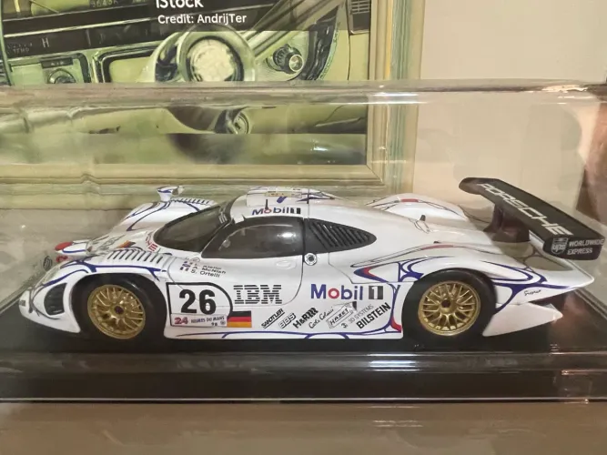 Miniatura Porshe Le Mans 1/18