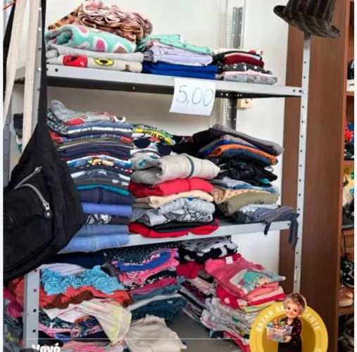 Lote surpresa roupas e brinquedos