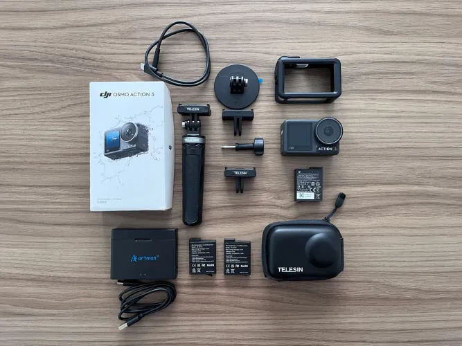 Câmera DJI Action 3 com Baterias Extras e Acessórios
