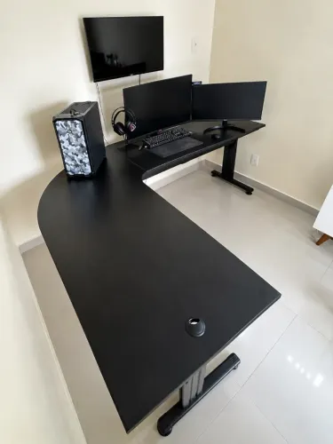 Mesa de escritório em L