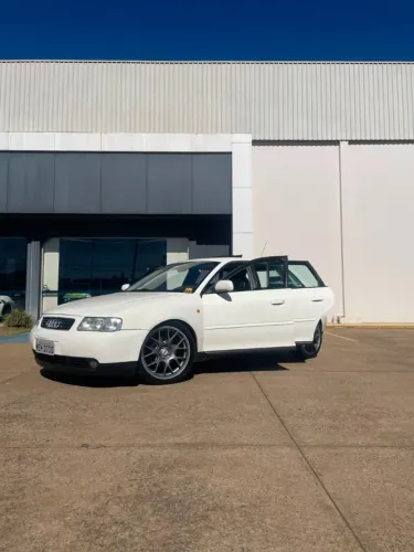 Audi A3 1.8 5P Mec. 2000