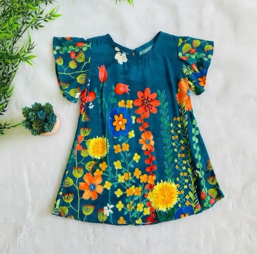 Lote de roupas infantis