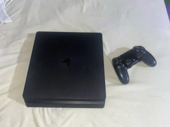 Ps4 slim 