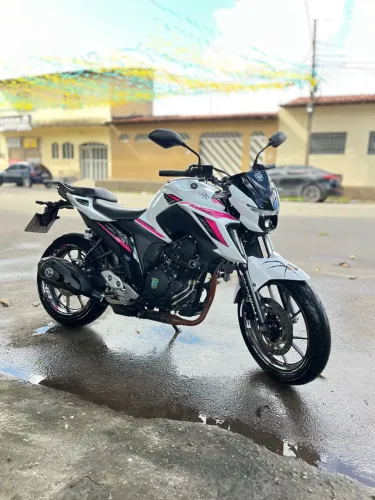 Fazer 250 Branca a venda
