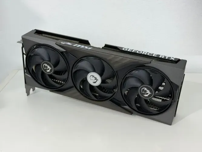 RTX 5060 8Gb Msi Gaming Trio 3x