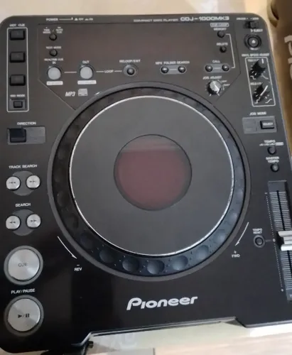 Par de CDJ 1000 MK3 com USB(MID)