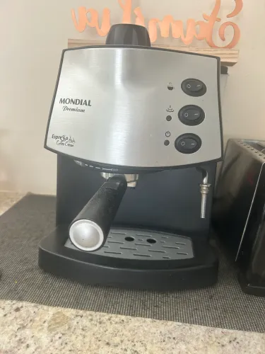 Máquina de Café Expresso Mondial C08