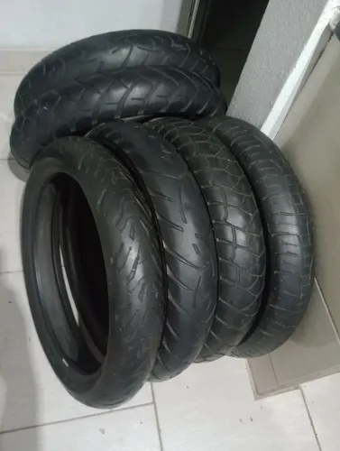Pneus dianteiro Tiger 1200 e da BMW GS 1200