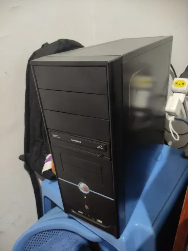 Computador i3 320 de HD 4 gb de memória formatado com windows 10 e pacote office